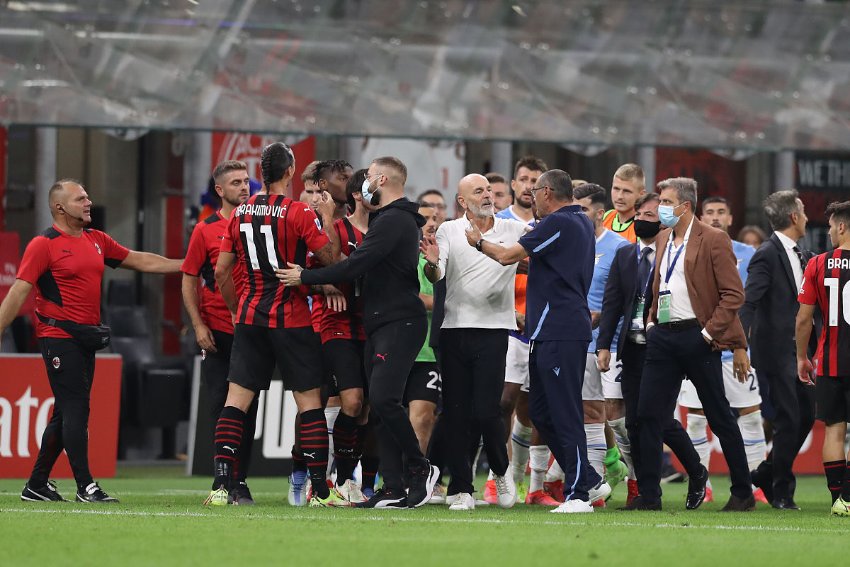 包含AC米兰客场大胜，追赶领先两分差距的词条